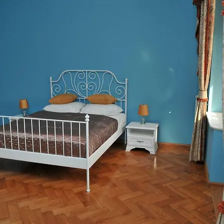 Centennial I Apartment